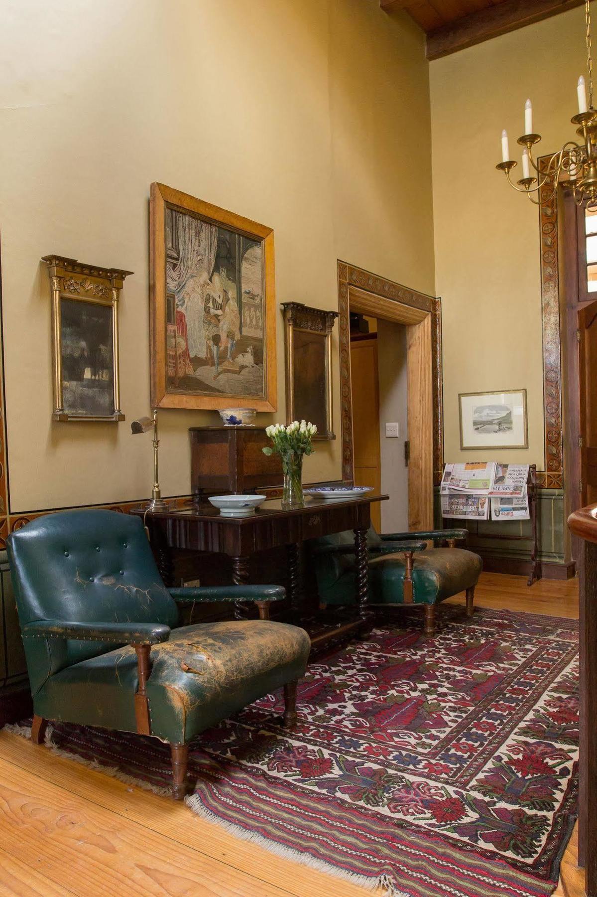 Dutch Manor Antique 4*