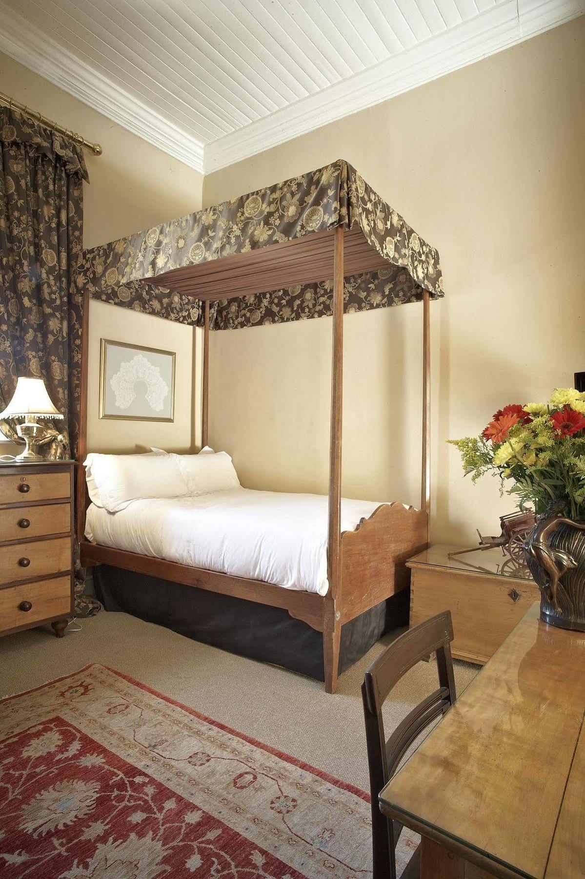Dutch Manor Antique Hotel