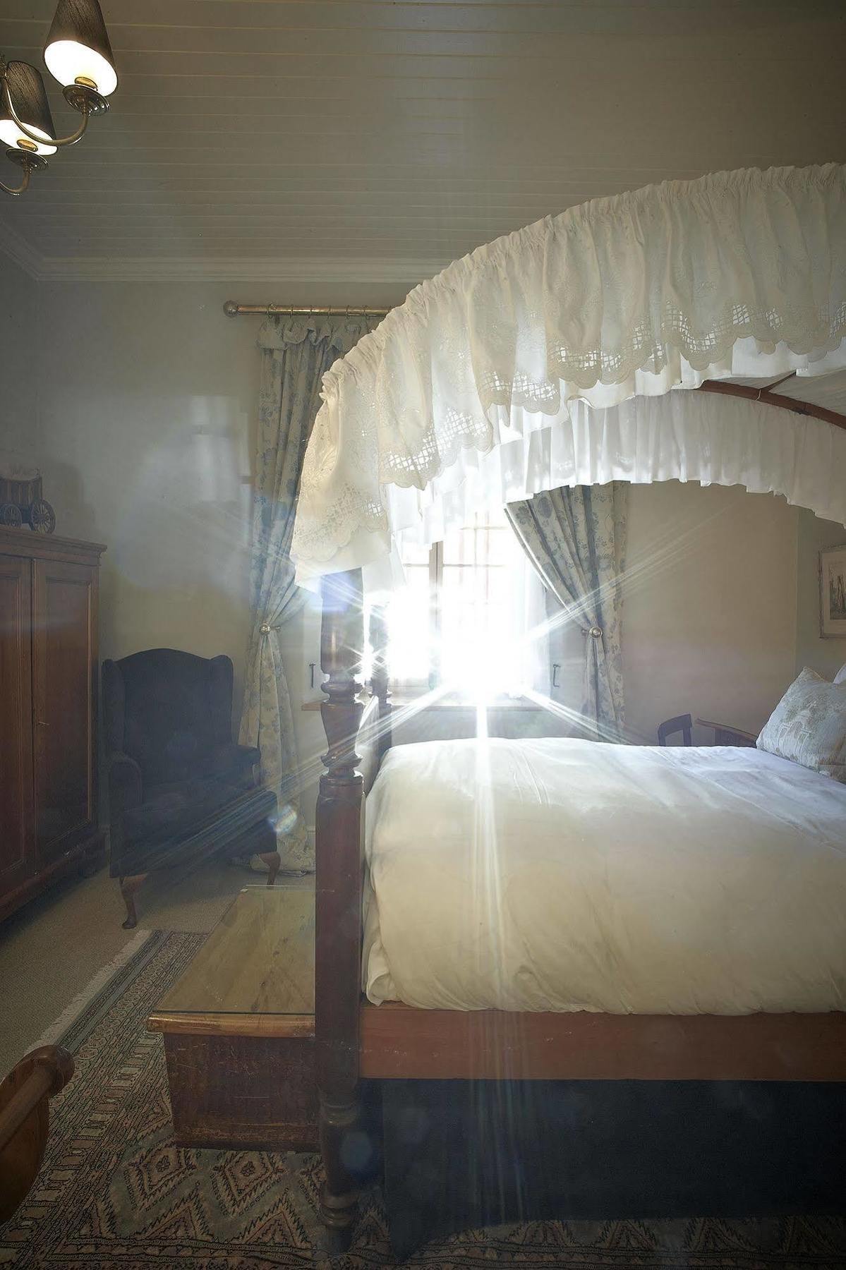 Dutch Manor Antique Hotel 4*