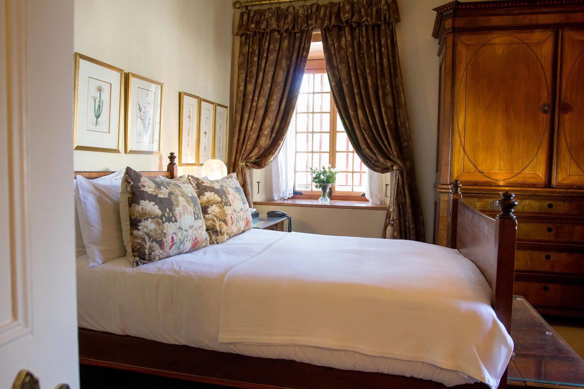 Dutch Manor Antique Hotel
