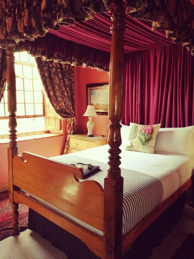 Dutch Manor Antique 4*