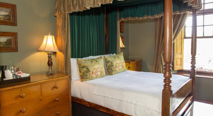 Dutch Manor Antique Hotel
